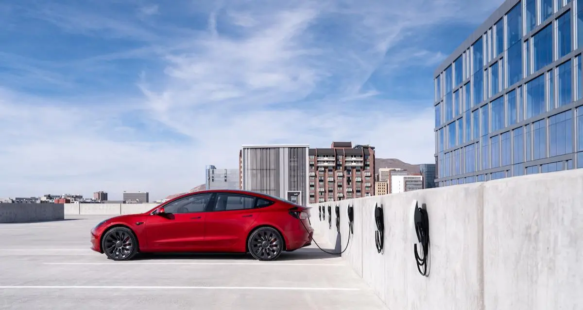 découvrez les dernières informations sur l'augmentation des frais d'immatriculation pour les véhicules tesla. renseignez-vous sur les nouvelles réglementations et comment elles impactent votre budget lors de l'achat d'une tesla.