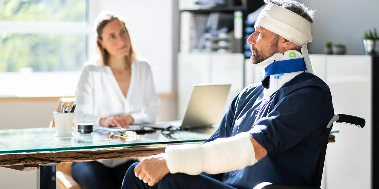 découvrez nos solutions d'assurance automobile : des couvertures adaptées à vos besoins, des tarifs compétitifs et un service client réactif pour une protection optimale de votre véhicule.