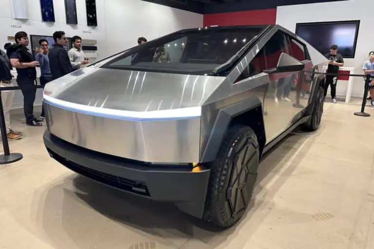découvrez l'impact de la chute de la valeur du cybertruck sur le marché actuel des véhicules électriques. analyse des tendances, des causes et des conséquences de cette baisse sur l'avenir de tesla et de ses investissements.
