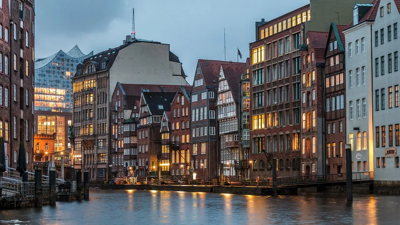 découvrez notre flotte européenne, un ensemble diversifié de véhicules modernes et efficaces, adaptés à tous vos besoins de transport. explorez nos options durables et fiables pour optimiser vos opérations.