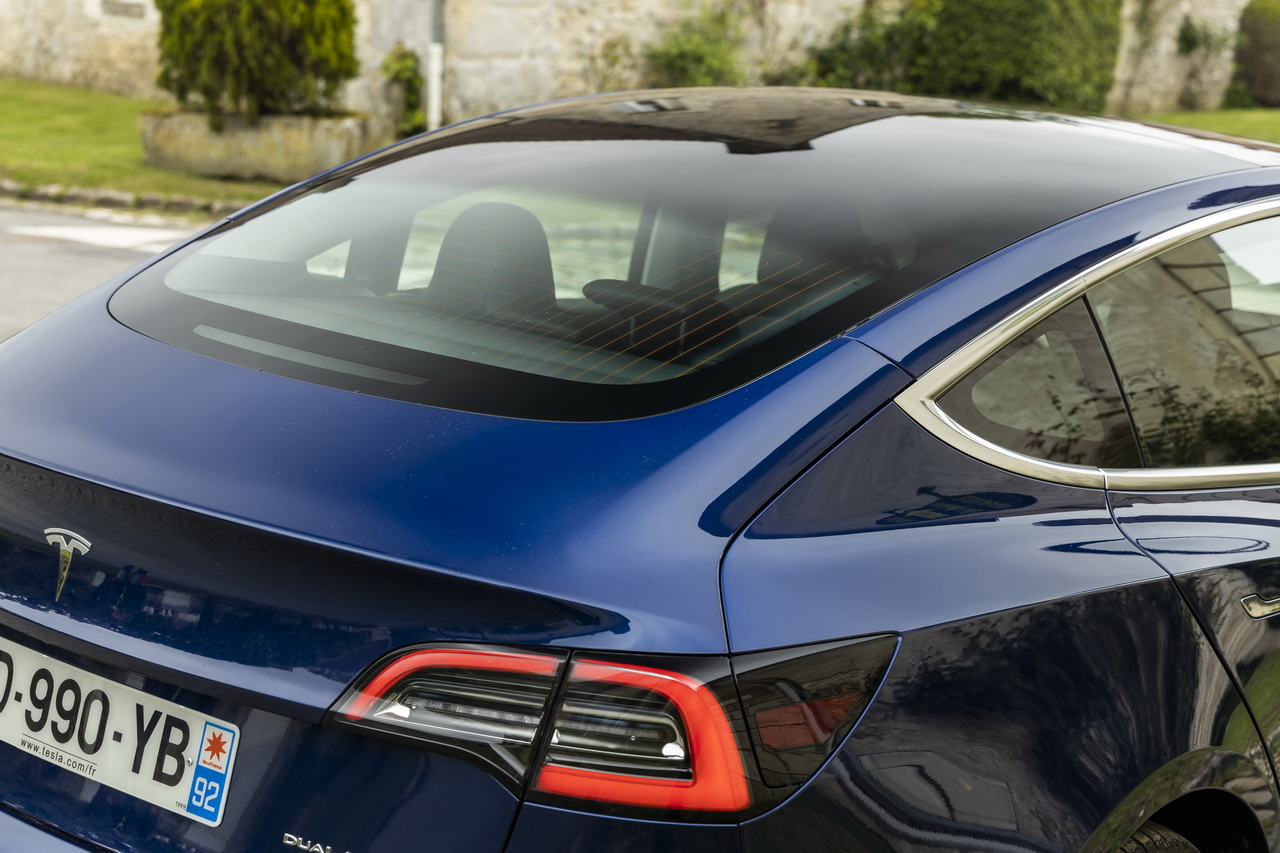 découvrez les caractéristiques de sécurité avancées de la tesla model 3, conçues pour protéger les conducteurs et les passagers. avec des fonctionnalités innovantes et une performance impressionnante, explorez comment la model 3 allie technologie de pointe et sécurité maximale sur la route.
