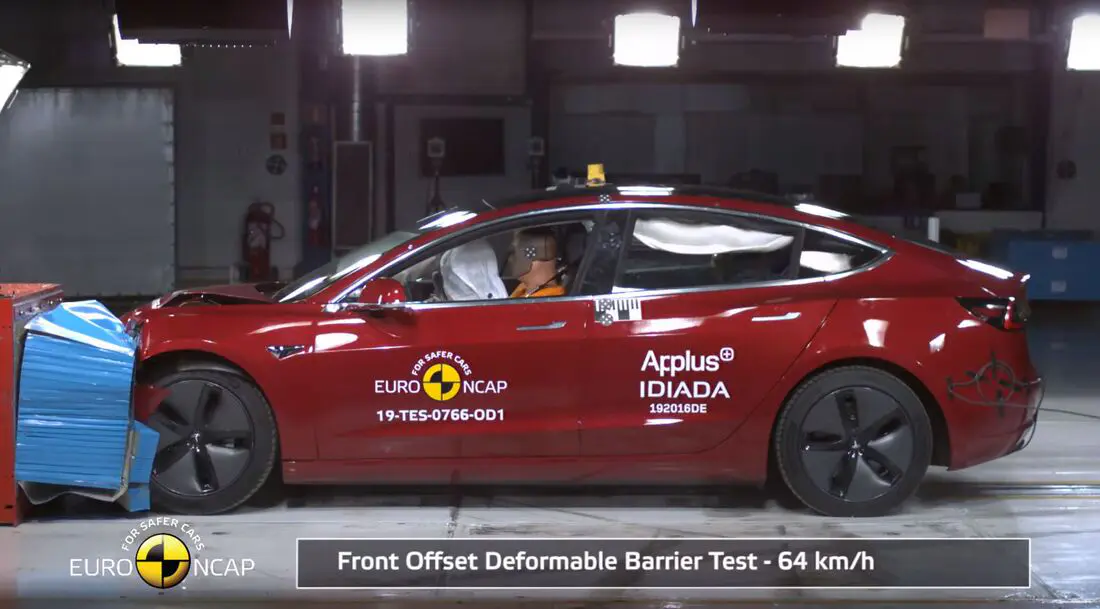 découvrez la sécurité exceptionnelle de la tesla model 3, un véhicule alliant performance et technologies avancées pour protéger ses occupants. explorez ses systèmes d'assistance à la conduite, sa robustesse et ses caractéristiques innovantes qui font de la model 3 un choix sûr et fiable sur la route.
