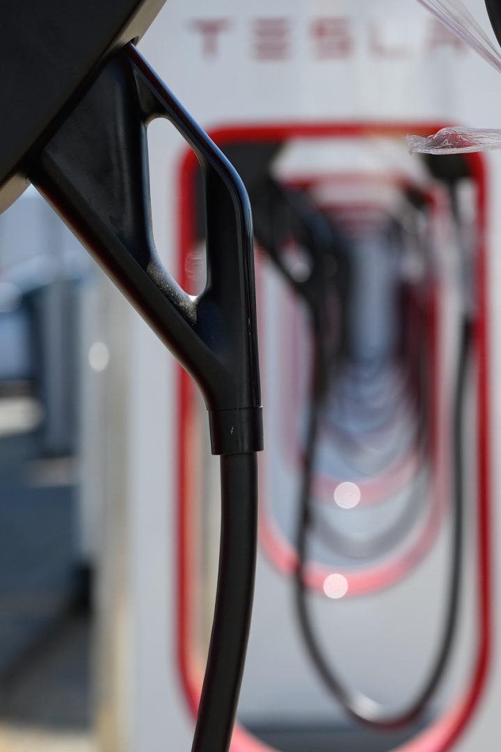 découvrez l'univers innovant de tesla, leader des voitures électriques et des solutions énergétiques durables. explorez nos modèles, technologies avant-gardistes et engagements pour un avenir plus green.
