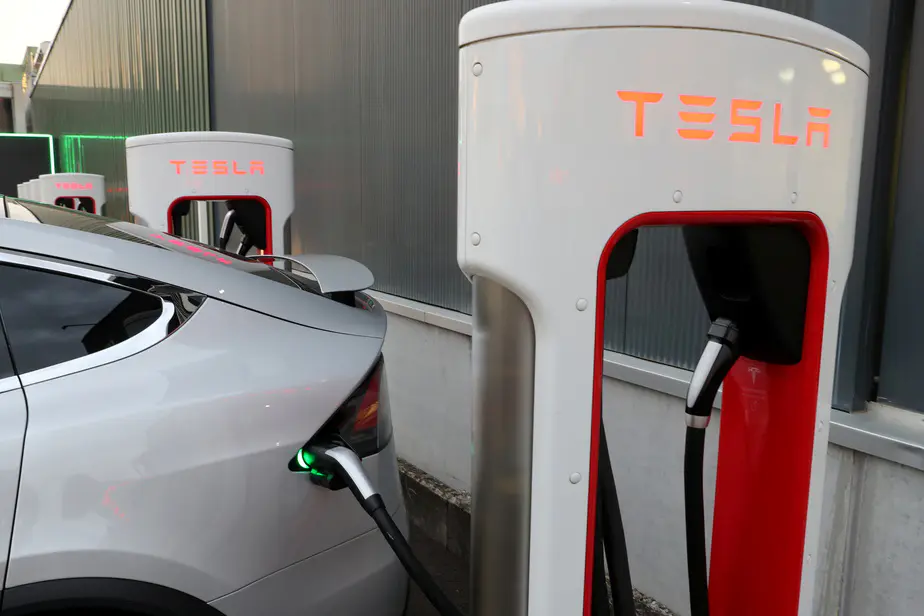 découvrez le tesla élan, le modèle innovant alliant performance et durabilité. explorez ses caractéristiques uniques, ses avancées technologiques et son impact sur l'avenir de la conduite électrique.