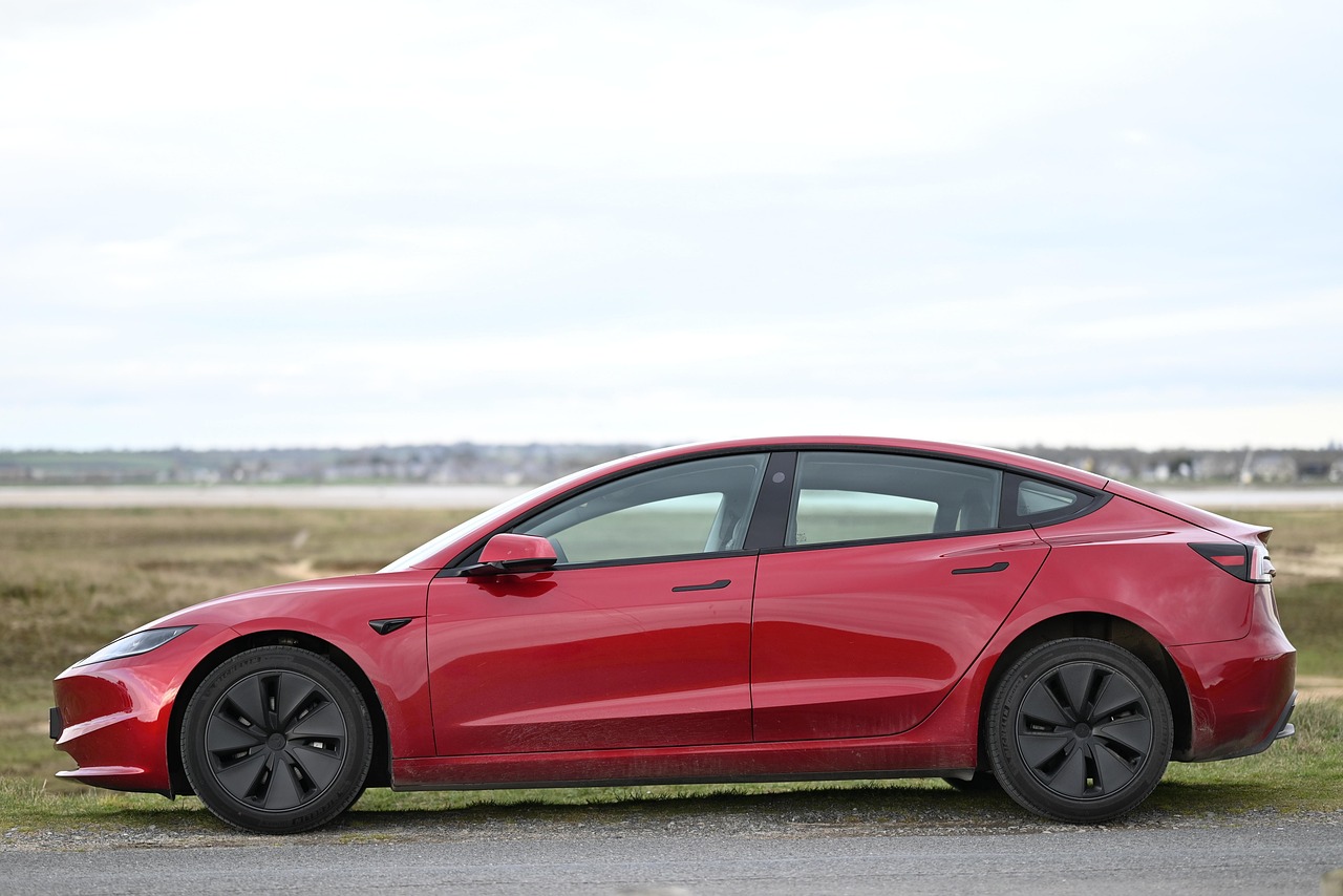 découvrez tesla fsd, la technologie de conduite autonome avancée qui transforme votre expérience de conduite. explorez ses fonctionnalités innovantes, son intelligence artificielle et comment elle redéfinit le futur de la mobilité.