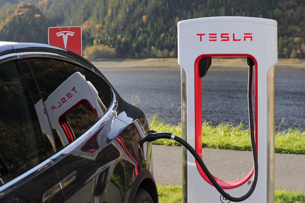découvrez le tesla model y, un suv électrique alliant performance, confort et technologie avancée. profitez d'une autonomie impressionnante, d'un intérieur spacieux et des innovations de conduite autonome. rejoignez la révolution électrique avec le model y.
