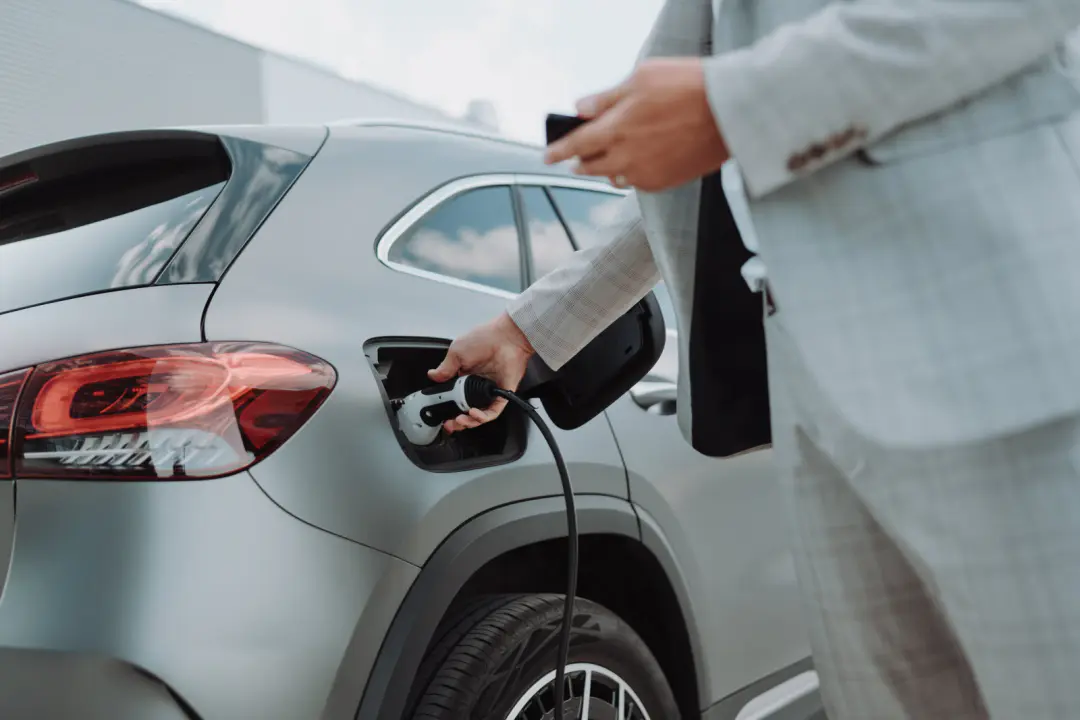 découvrez comment choisir la meilleure assurance pour votre voiture électrique. profitez des avantages écologiques tout en sécurisant vos déplacements avec des conseils pratiques et des informations sur les polices adaptées aux véhicules électriques.
